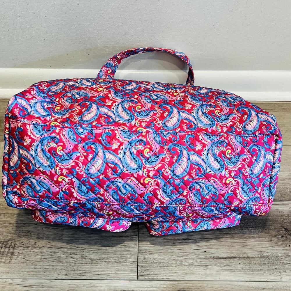 Simply Southern Pink Blue Paisley Quilted Large Duffle Bag NWOT - Picture 4 of 9